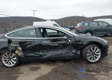 2020 Tesla Model 3 Standard Range Plus Rear-Wheel Drive/Standard Range Rear-Wheel Drive z USA, uszkodzony, nr VIN 5YJ3E1EA4LF792925